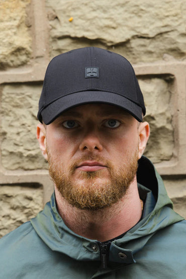 Шапка с Козирка Cult :: Черна