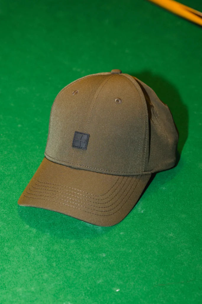 Шапка с Козирка Cult :: Масленозелена