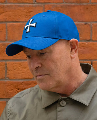 Шапка с Козирка Cult :: Кралско Синьо/Бяло